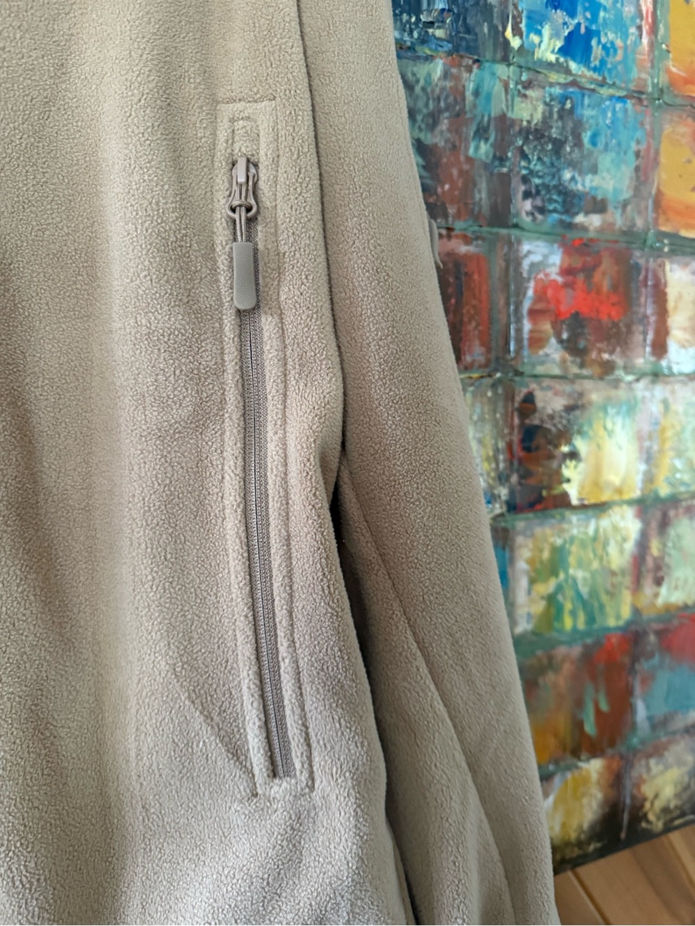 Men’s Jacket - Picture 2 of 8